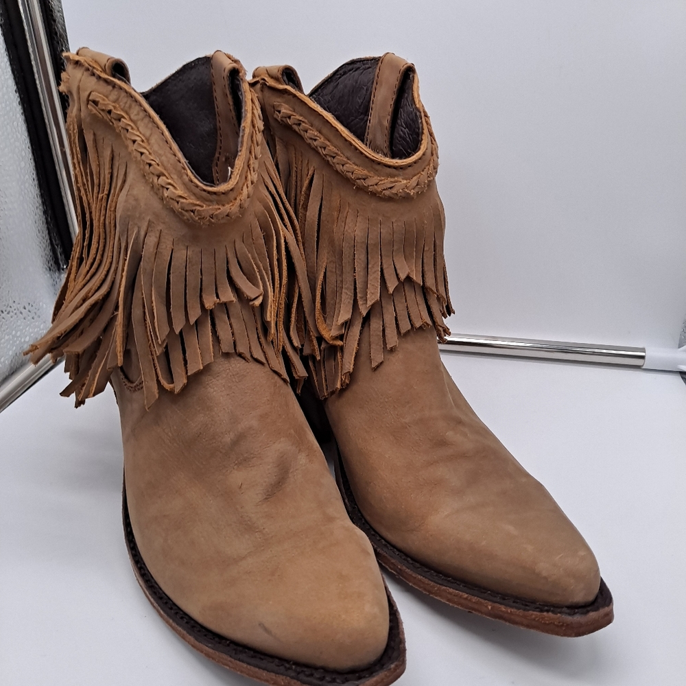 Liberty black fringe brown boots, Booties US 7